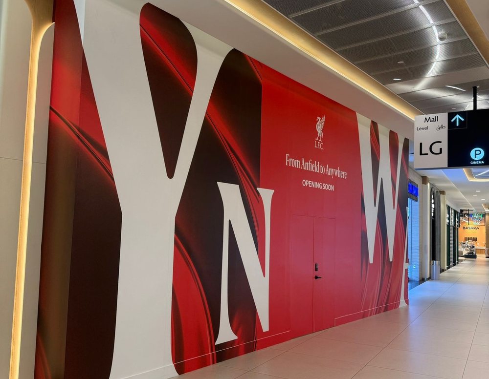 Liverpool FC hoarding, Dubai Mall